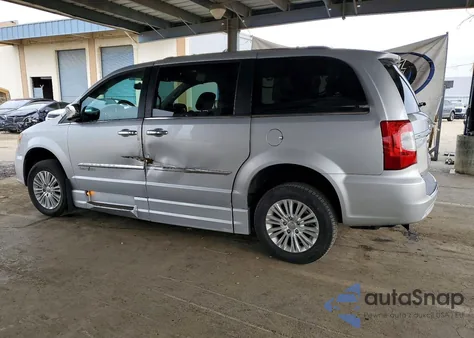 2012 Chrysler Town & Country Limited z USA, uszkodzony, nr VIN 2C4RC1GG5CR327365